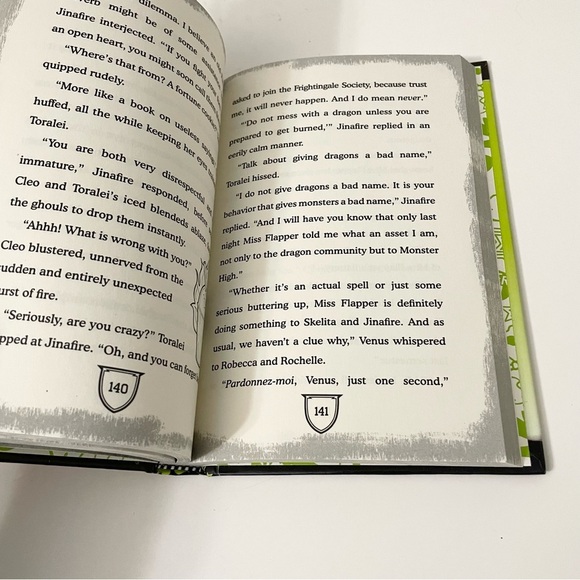 Monster High Book Ghoulfriends Just Want to Have Fun Book - Picture 13 of 15